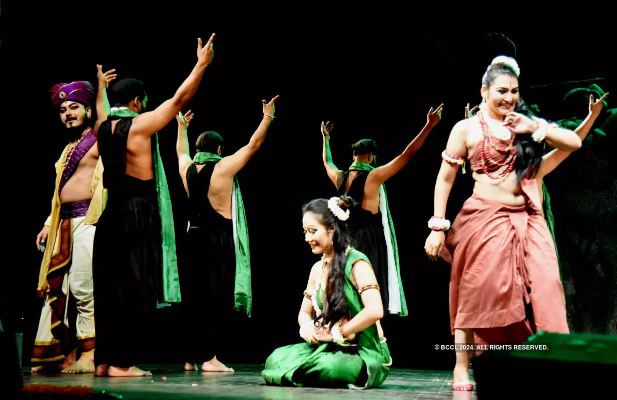 Abhijnana Sakuntalam: A play