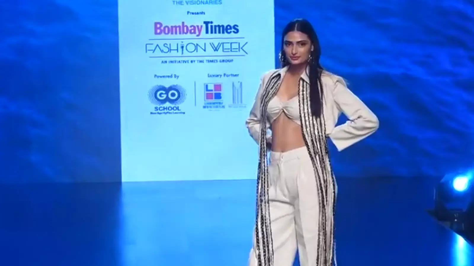 Watch: Athiya Shetty's ramp walk at Bombay Times Fashion Week 2022 | Hindi  Movie News - Bollywood - Times of India