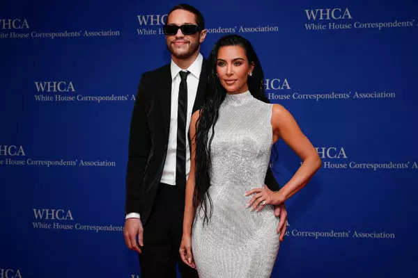 Kim Kardashian, Miranda Kerr and many more; these red carpet pictures from White House Correspondents' Dinner go viral