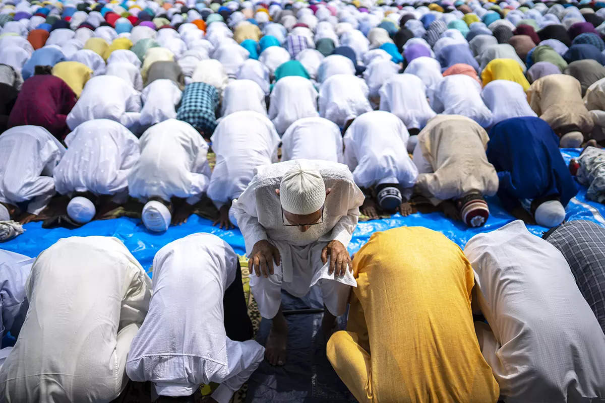 From kids rejoicing to Muslims offering prayers, pictures of Eid al-fitr celebrations across India
