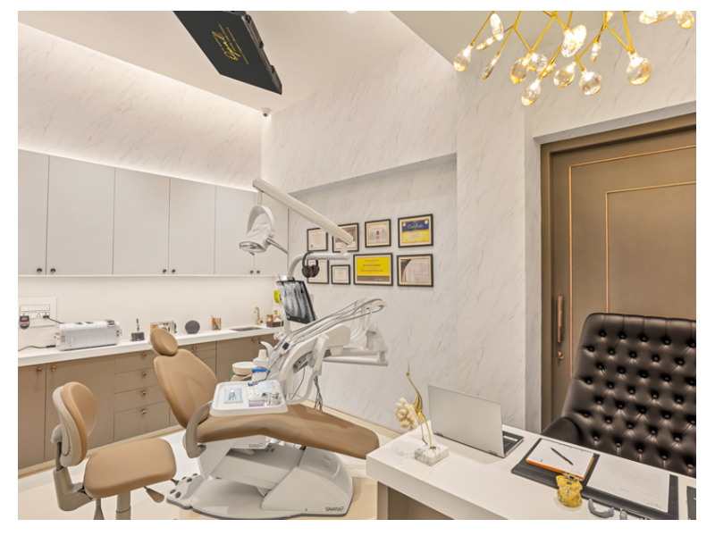 The master of bespoke smiles, Dr. Aastha Chandra is redefining cosmetic ...