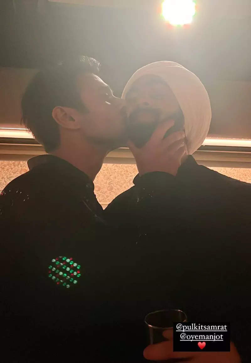 From Shehnaaz Gill kissing Salman Khan to Sidharth-Kiara quashing break-up rumours, inside pics from Arpita Khan's starry Eid party