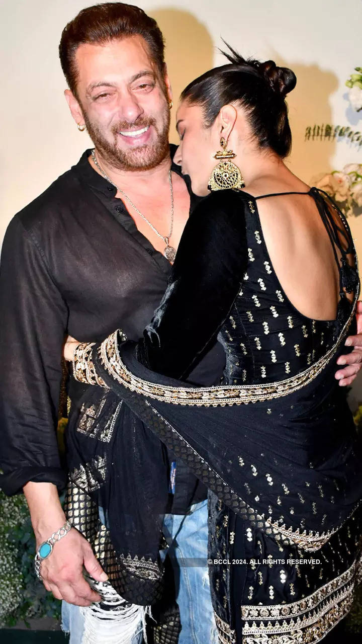 Viral pics of Shehnaaz Gill hugging & kissing Salman Khan at Arpita Khan's Eid party