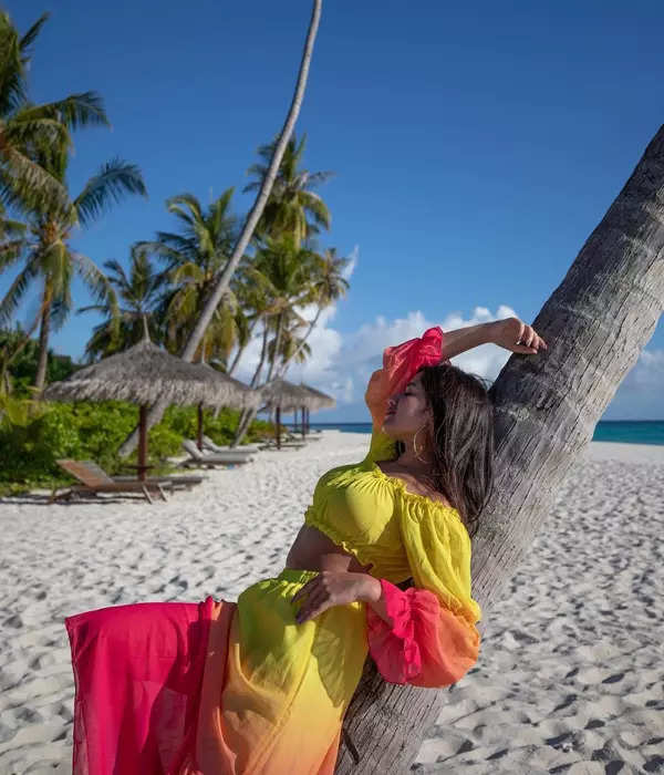 Jannat Zubair Rahmani shells out major beach vibes with her Maldives vacation pictures