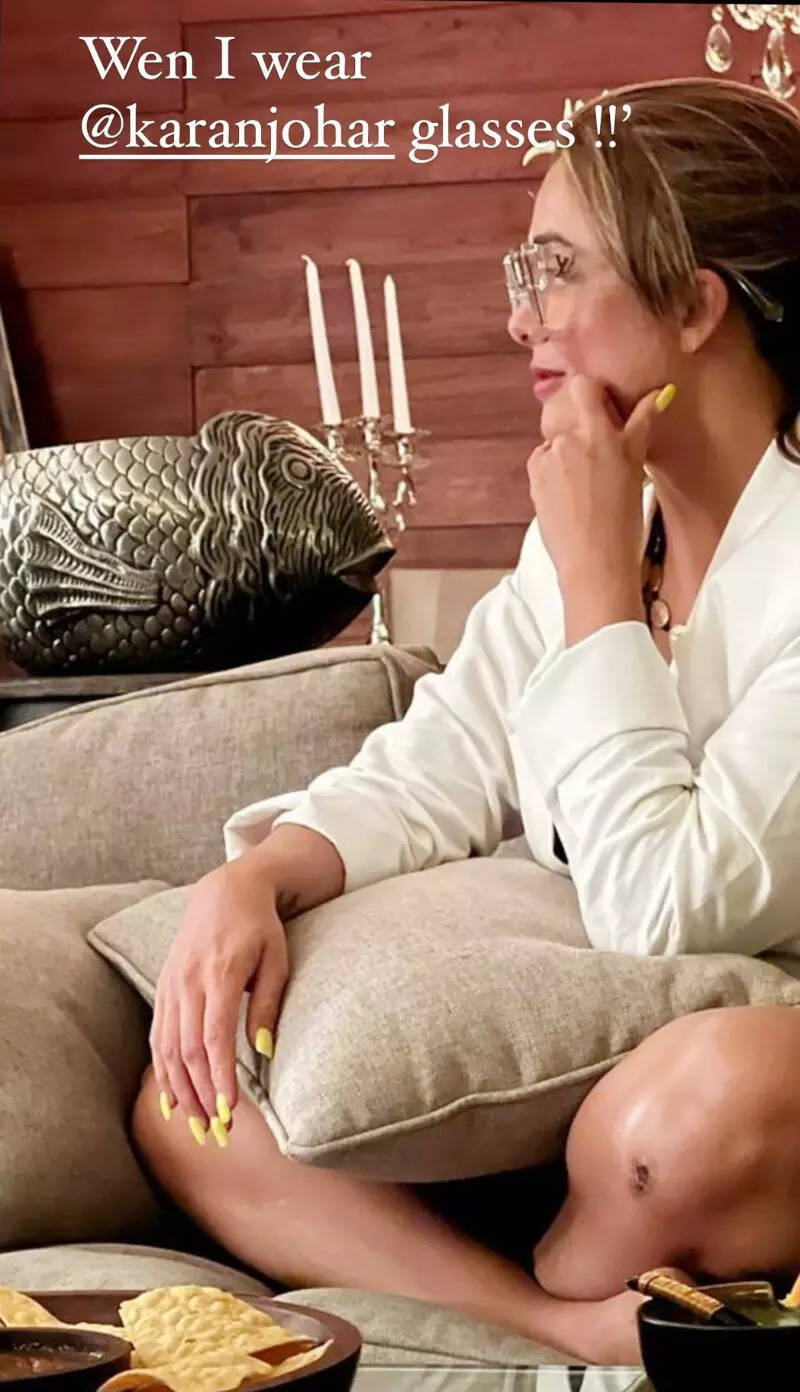 Inside pictures from Karisma Kapoor&rsquo;s fun-filled dinner party with BFFs Malaika Arora & Kareena Kapoor Khan