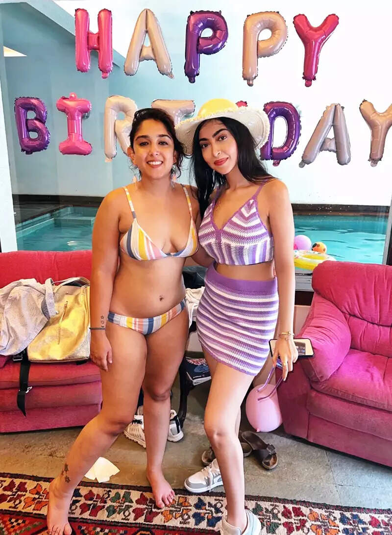 Inside pictures from Ira Khan&rsquo;s poolside birthday celebration with Aamir Khan, Reena Dutta and beau Nupur Shikhare