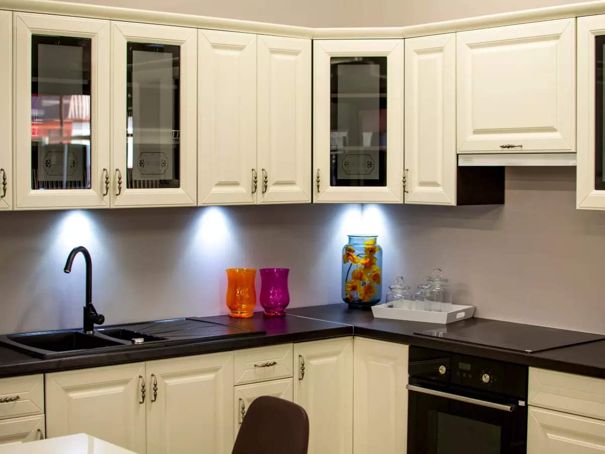 Expert tips on dos and don’ts of kitchen decor to attract abundance