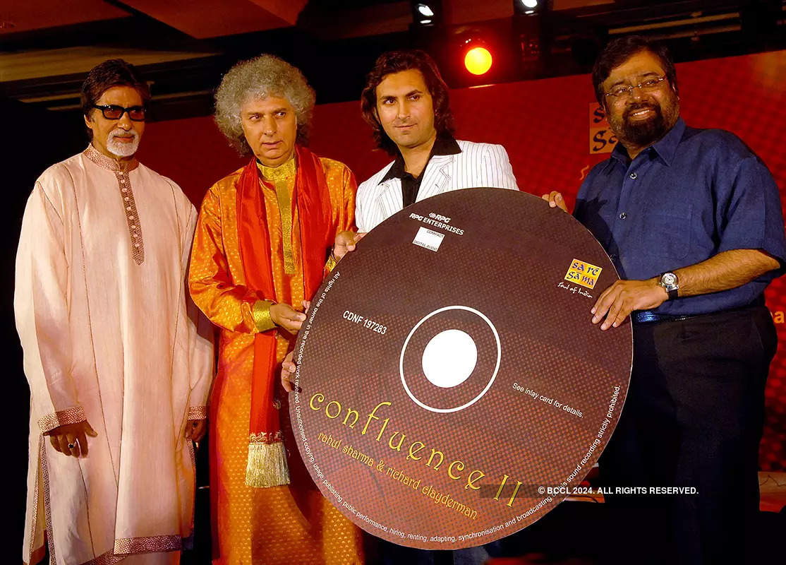 Pandit Shivkumar Sharma passes away; pictures of Santoor maestro will leave you emotional