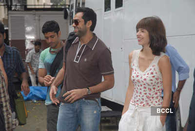 'ZNMD' stars on road drive 