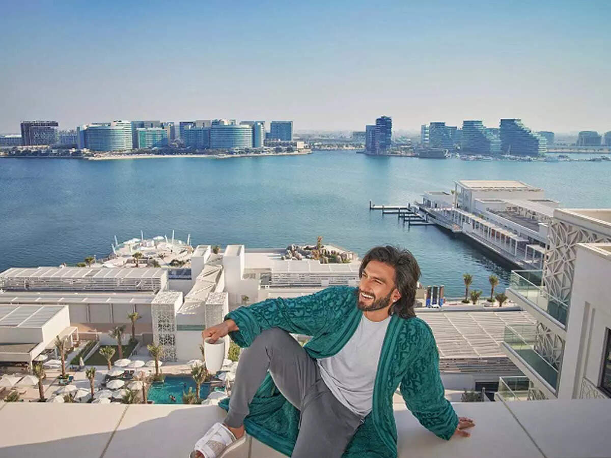 Rock n roll, swoop and dive, have the time of your life at Yas Island Abu Dhabi! Rock n roll, swoop and dive, have the time of your life at Yas Island Abu Dhabi!