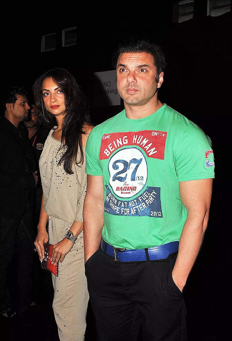 Pictures of Sohail Khan and Seema Khan from a family court go viral; couple file for divorce