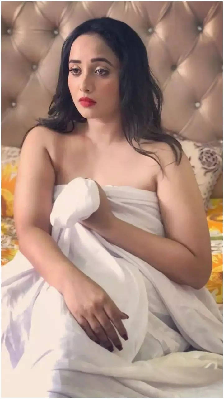 Bhojpuri actresses who went topless | Times of India