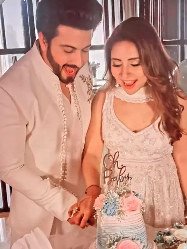 Inside pictures from Dheeraj Dhoopar's wife Vinny Arora's baby shower