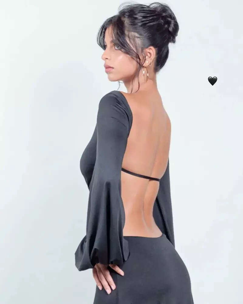 This picture of Suhana Khan nailing yoga's Kakasana is a proof of her being a fitness enthusiast