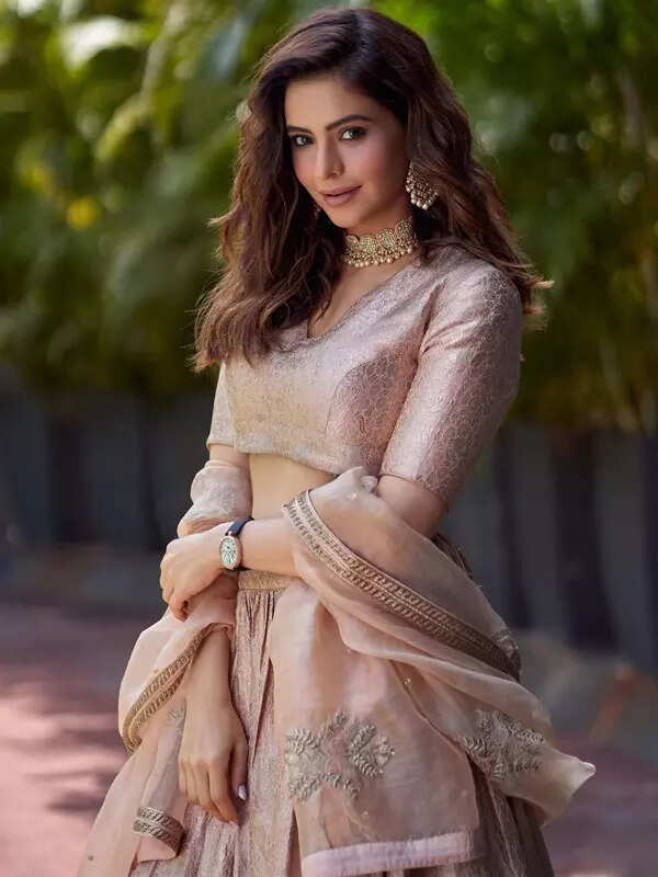 <BR> sets the temperature soaring with these pictures!