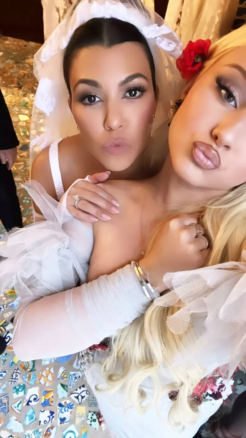 Dreamy wedding pictures of Kourtney Kardashian and Travis Barker from Italy