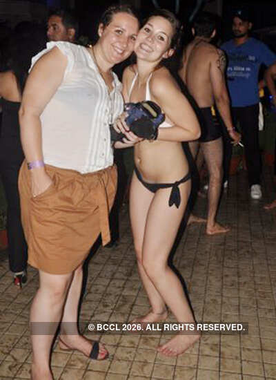 Pool Party @ Royal Plaza