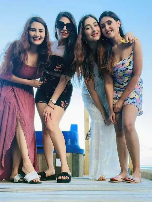 Disha Parmar enjoys Maldives beach vacation with her girl gang, see pictures