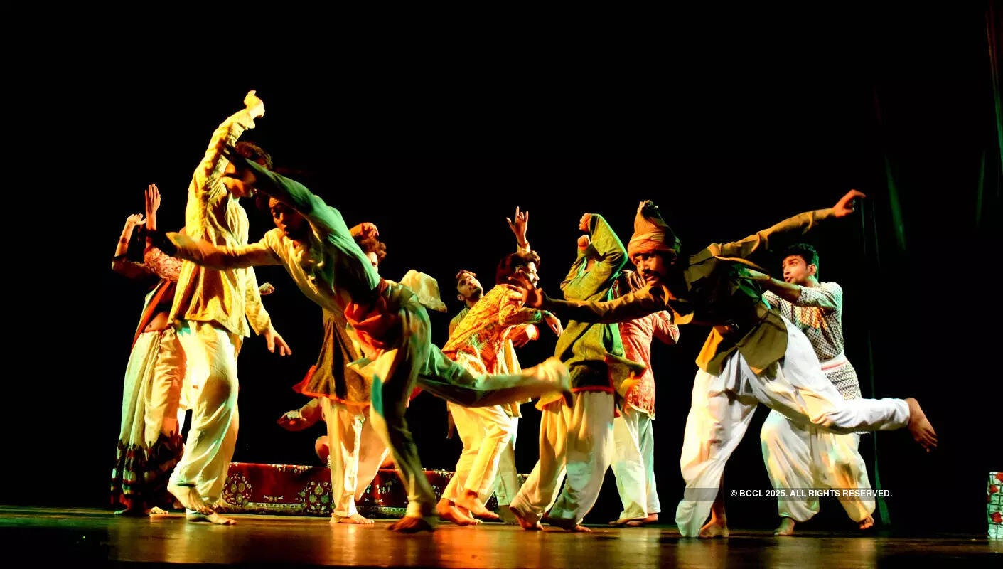 Ajab Chor Ki Gajab Kahani: A play