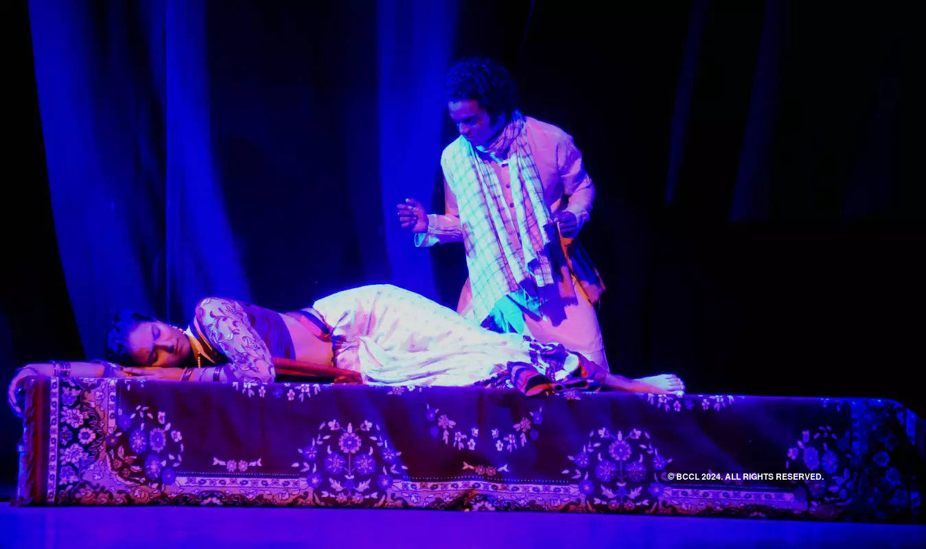 Ajab Chor Ki Gajab Kahani: A play