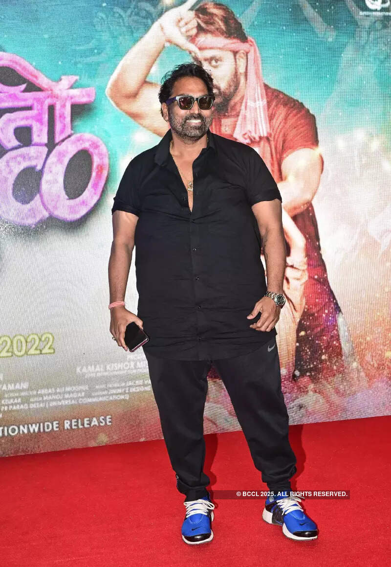 Ranbir Kapoor celebrates Ganesh Acharya's birthday at the song launch of 'Dehati Disco'