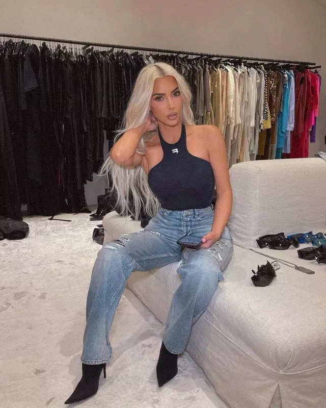 Kim Kardashian captivates fans with her alluring pictures