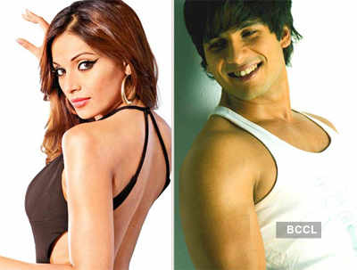 Shahid Kapoor, Bipasha Basu break up!