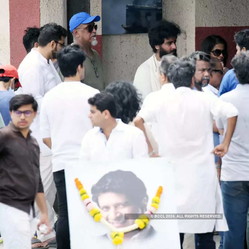 KK funeral: Shankar Mahadevan, Sunidhi Chauhan, Hariharan and others bid tearful adieu to popular playback singer