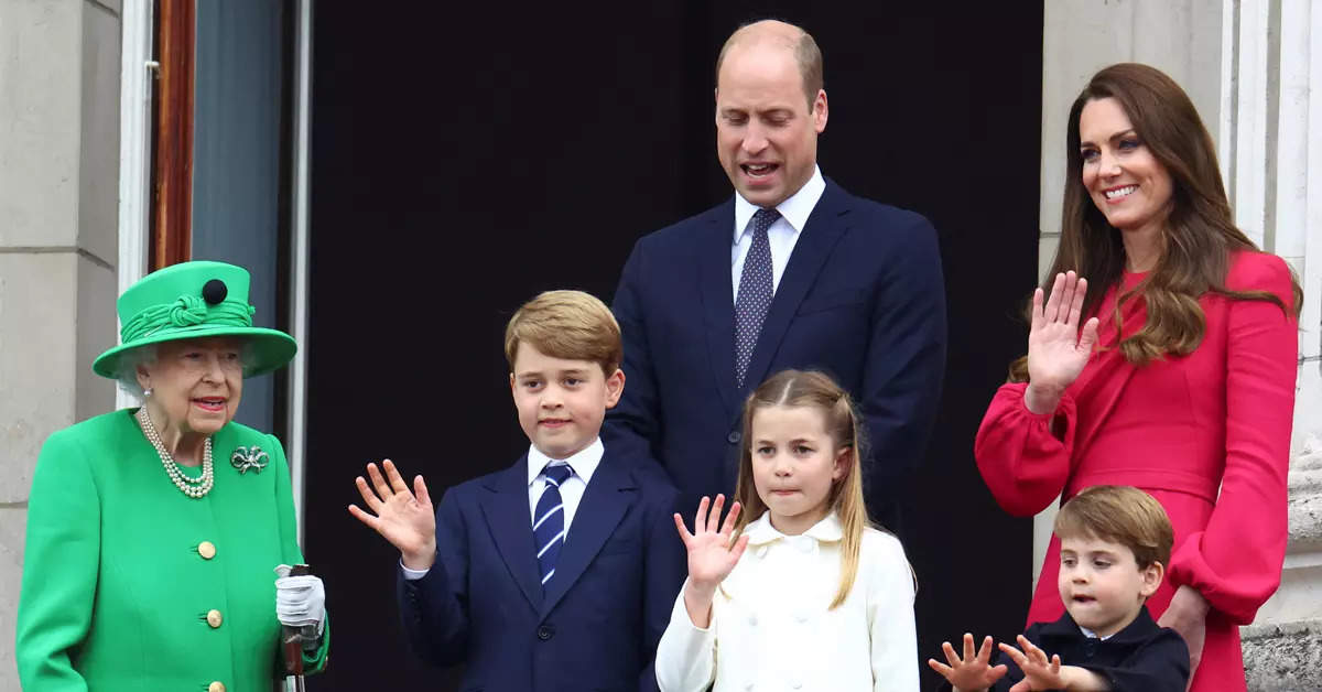 From military bands, vintage cars, dancers and celebrities, Queen Elizabeth's Platinum Jubilee celebrations end with pageant through London