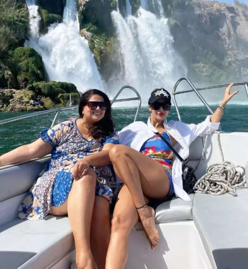 From classy kaftan to short breezy dress, Malaika Arora is teasing fans with breathtaking pictures from Turkey