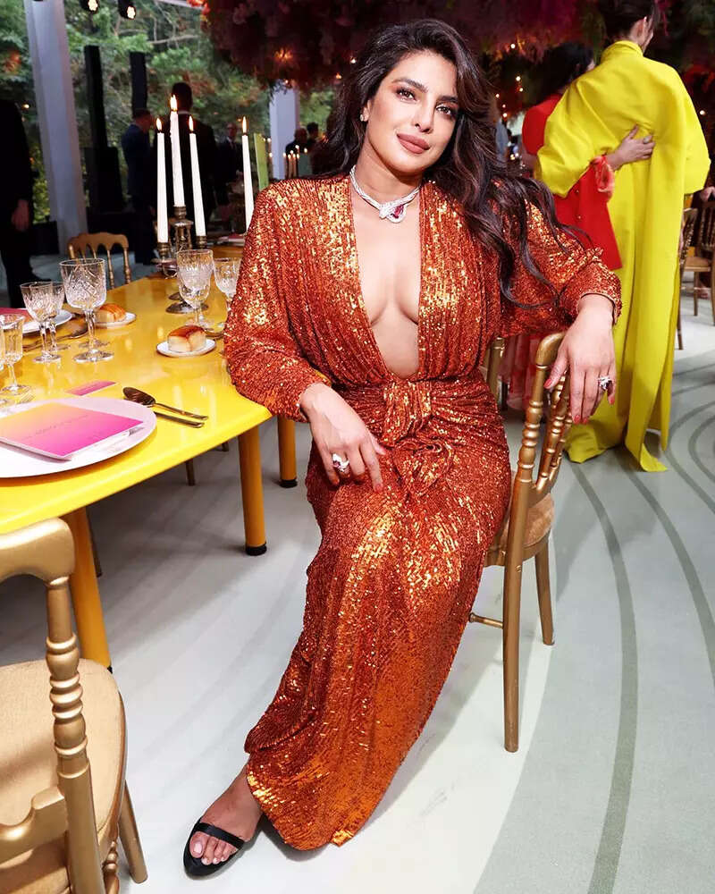 New ravishing pictures of Priyanka Chopra in shimmery brown plunging dress will make you go wow