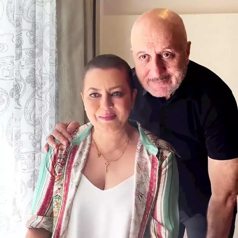 These pictures of emotional Mahima Chaudhary go viral as she reveals about her battle with breast cancer