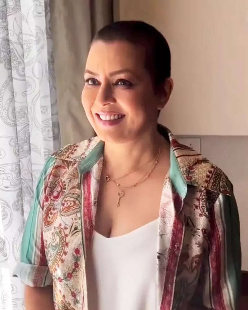 These pictures of emotional Mahima Chaudhry go viral after she reveals about her battle with breast cancer