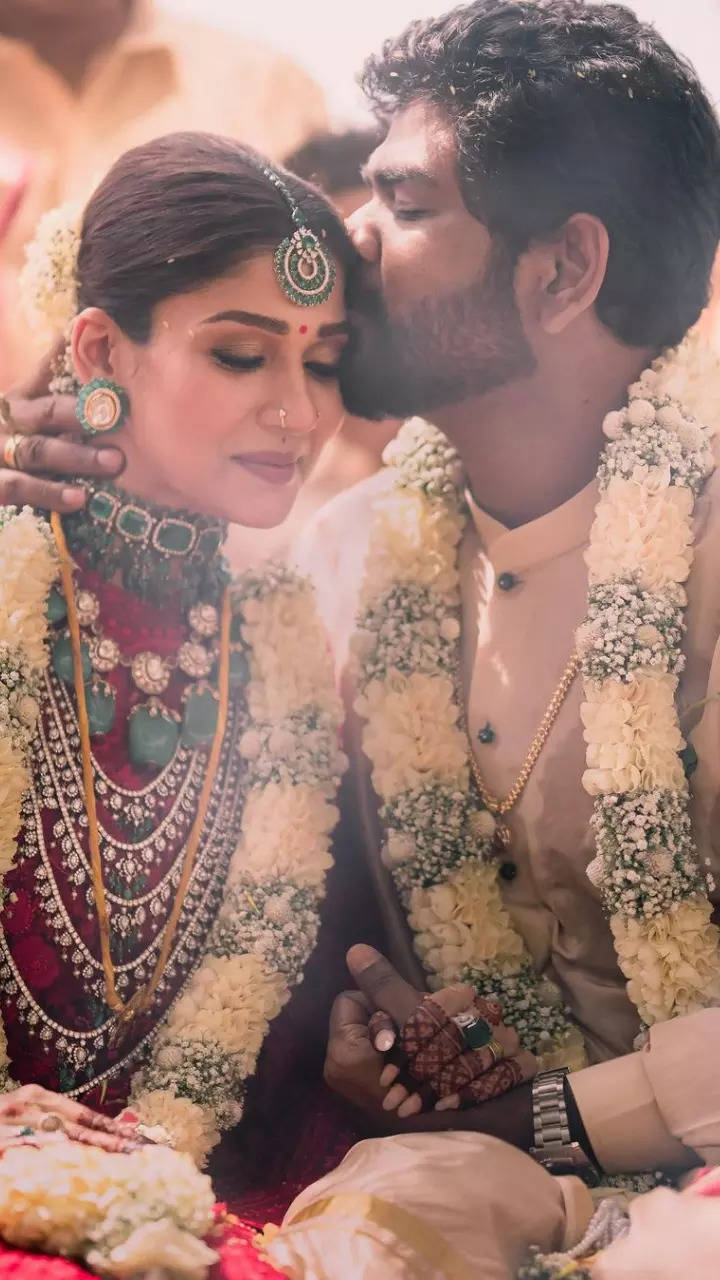 Nayanthara and Vignesh Shivan's stylish wedding photos | Times of ...