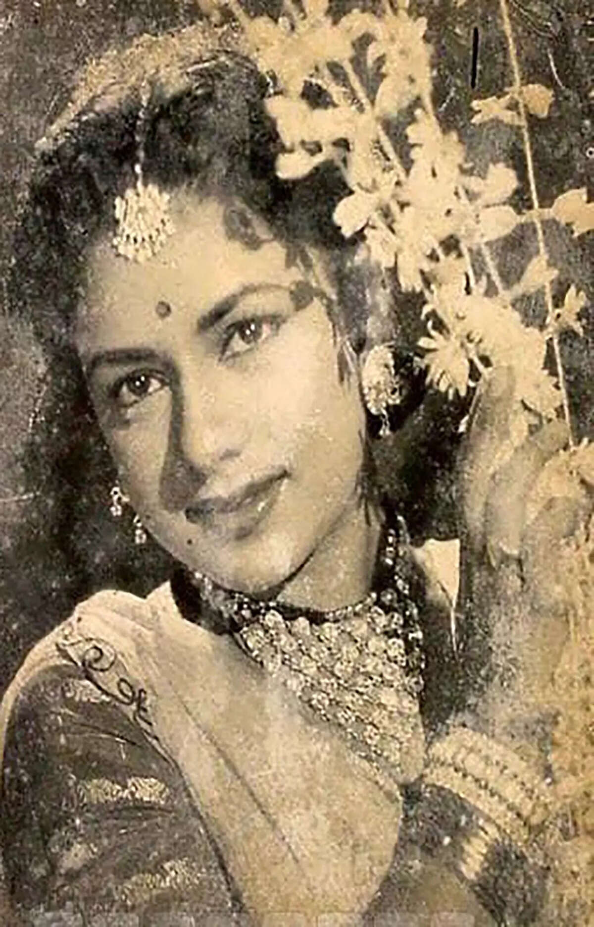 #GoldenFrames: Nalini Chonkar, a charmer with talent- The Etimes ...