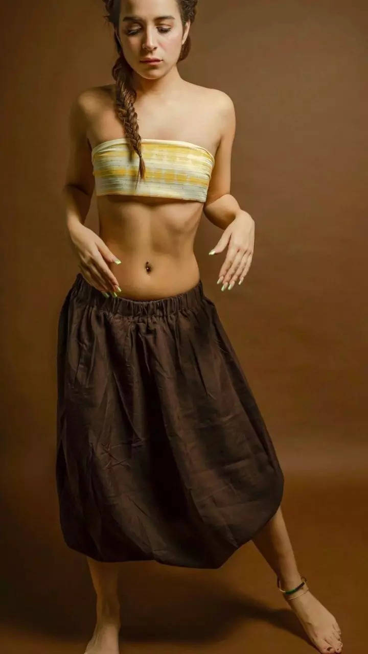 Erica Fernandez to Nikki Tamboli: TV actresses who have perfect abs | Times  of India