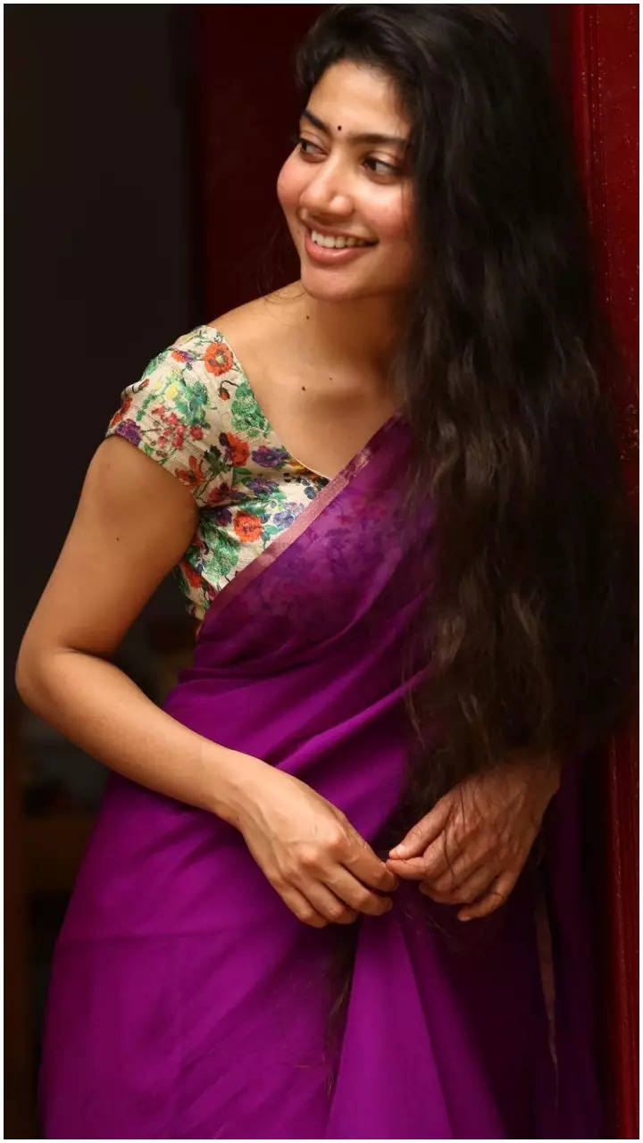 720px x 1280px - Simple and no make-up pictures of 'Virata Parvam' actress Sai Pallavi |  Times of India