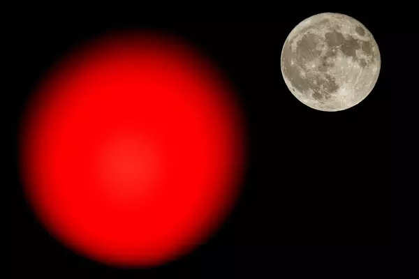 Spectacular images of Strawberry Moon from around the world