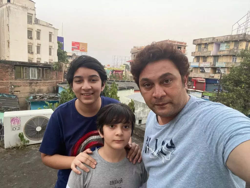 Rajesh Kumar with his sons