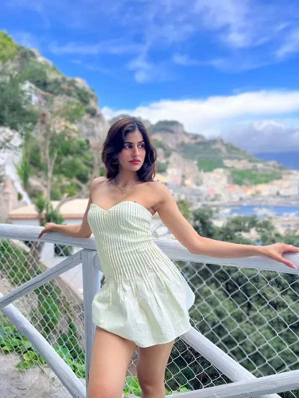 Stunning holiday pictures of ‘Bom Diggy Diggy’ girl Sakshi Malik, who is a true diva in real life