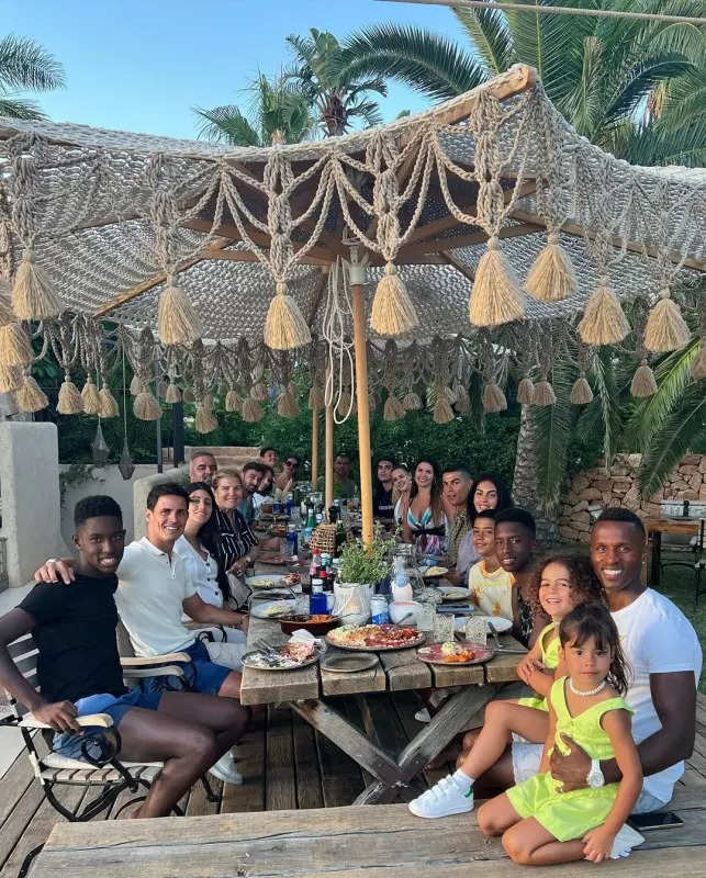 Cristiano Ronaldo and Georgina Rodriguez enjoy vacation with family, stunning pictures of the couple take over the internet