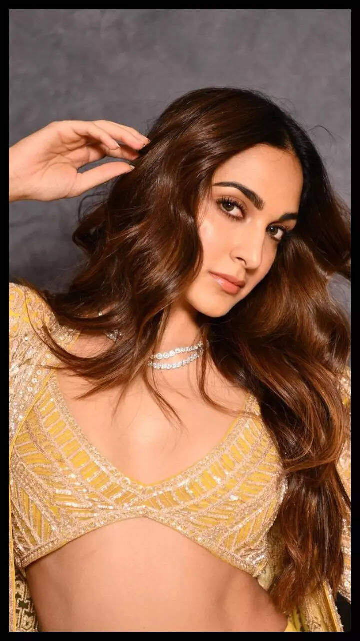 9 Desi outfits to steal from Kiara Advani's wardrobe | Times of India