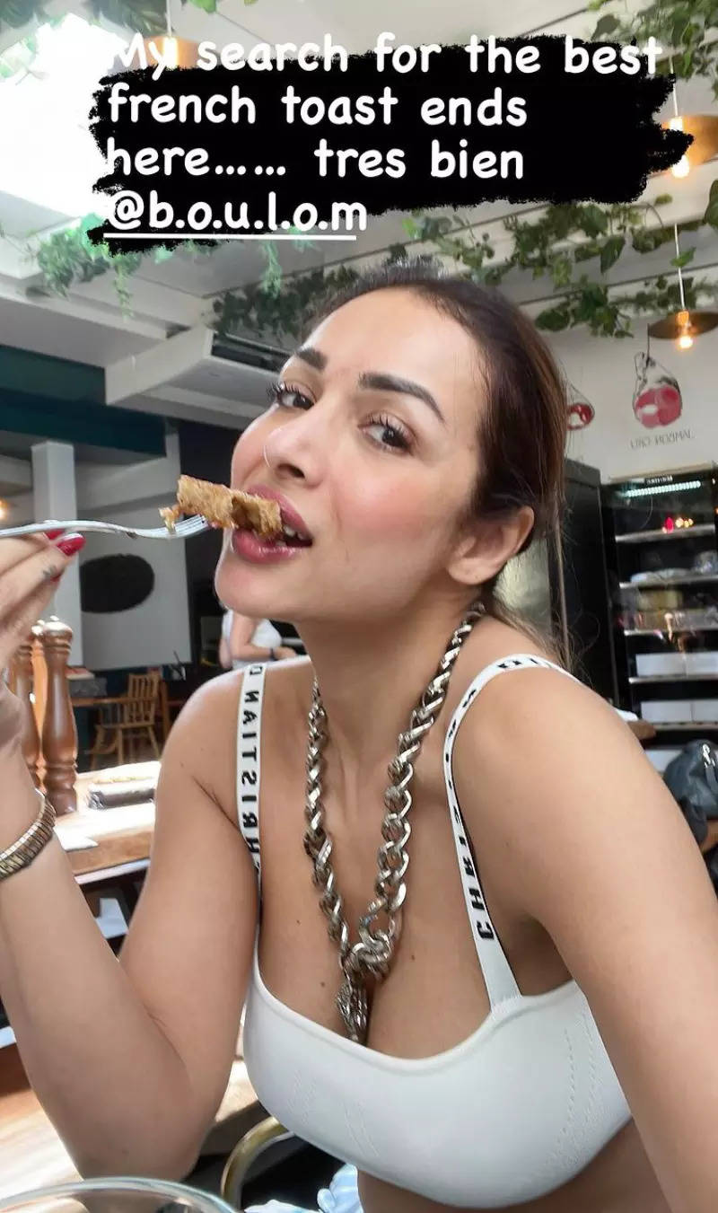 From enjoying brunch date to chilling on Paris streets, lovely pictures of Malaika Arora and Arjun Kapoor