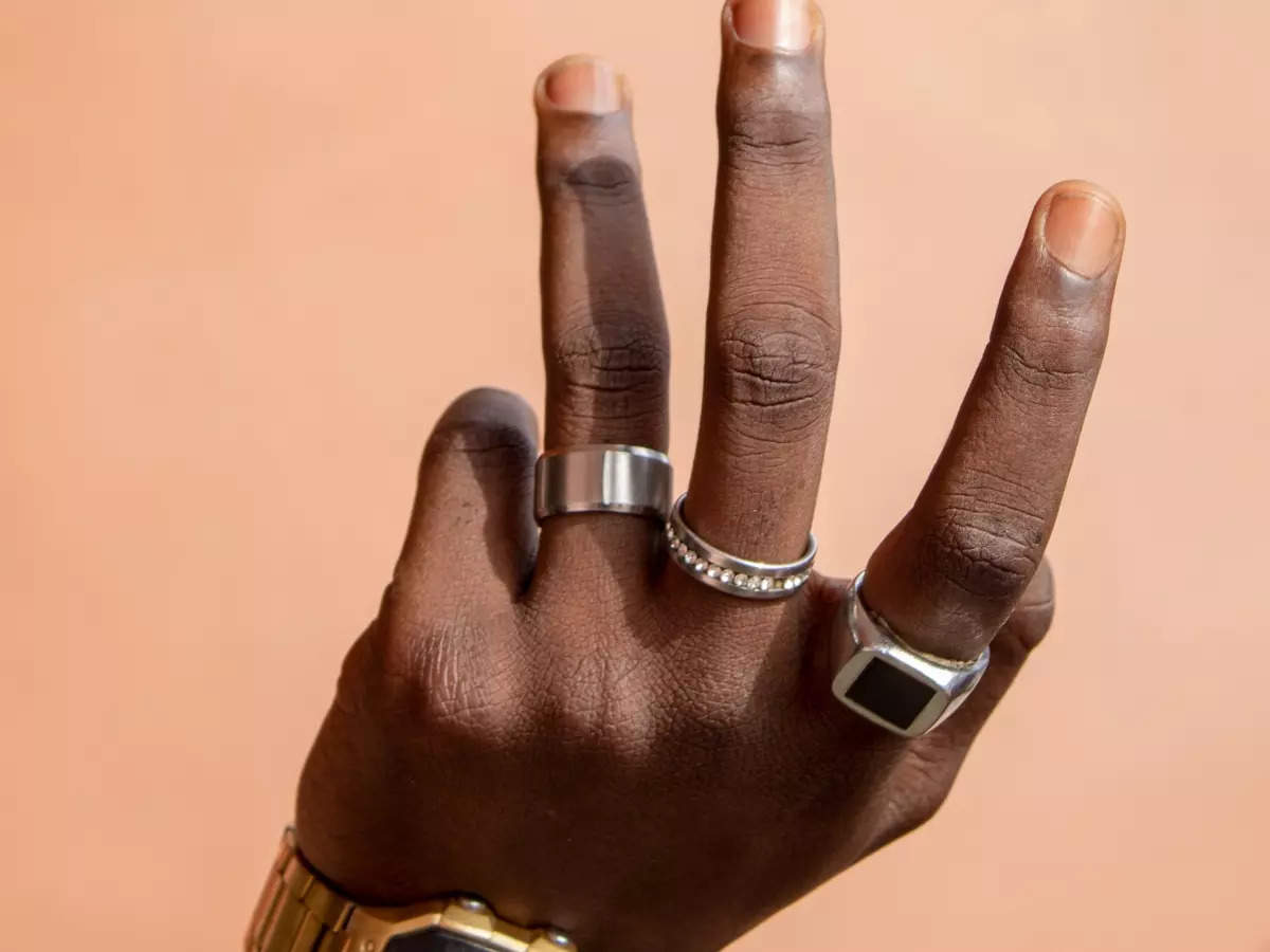 Baleinwalvis rek laag What do the position of your rings say about your personality? | The Times  of India