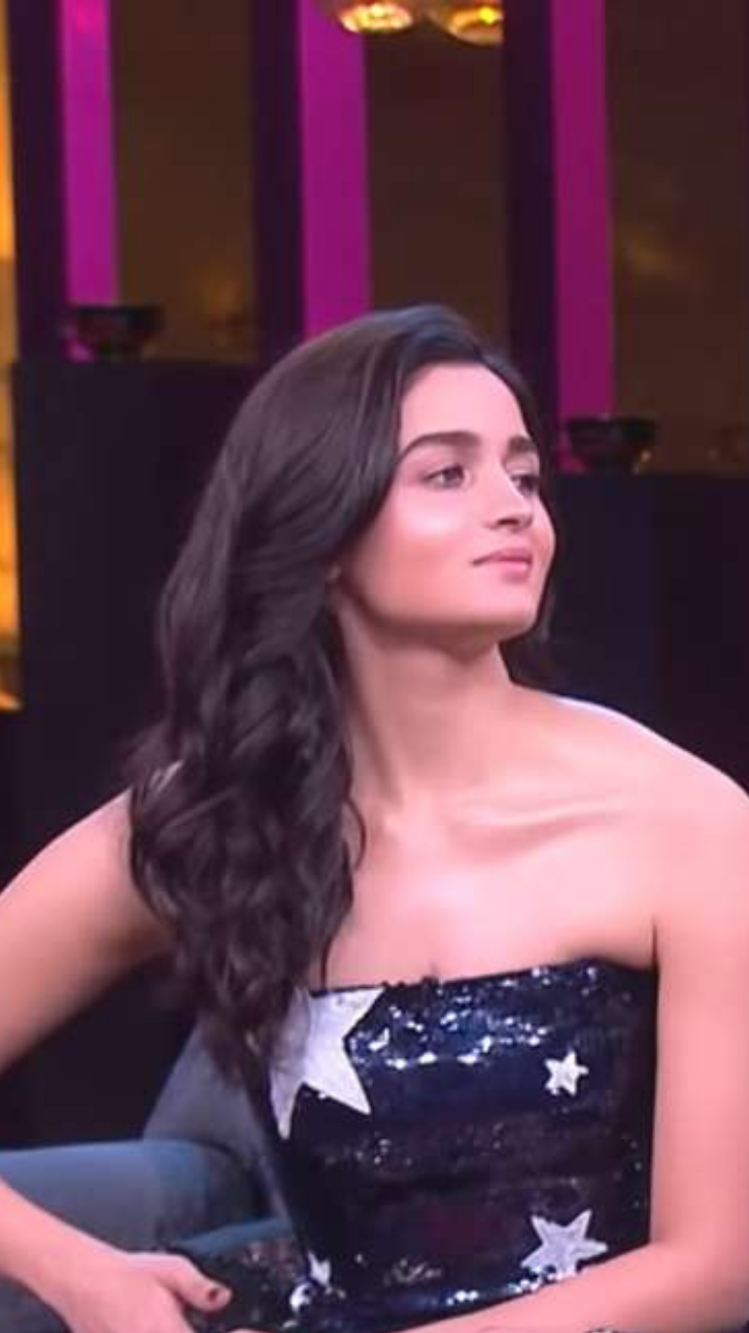 alia bhatt pink dress koffee with karan With such expressions of Alia Bhatt, we can't wait to watch her on the 7th season of 'Koffee With Karan'. #aliabhatt #koffeewithkaran #aaliabhatt #bollywoodactors #bollywoodactress #bombaytimes
