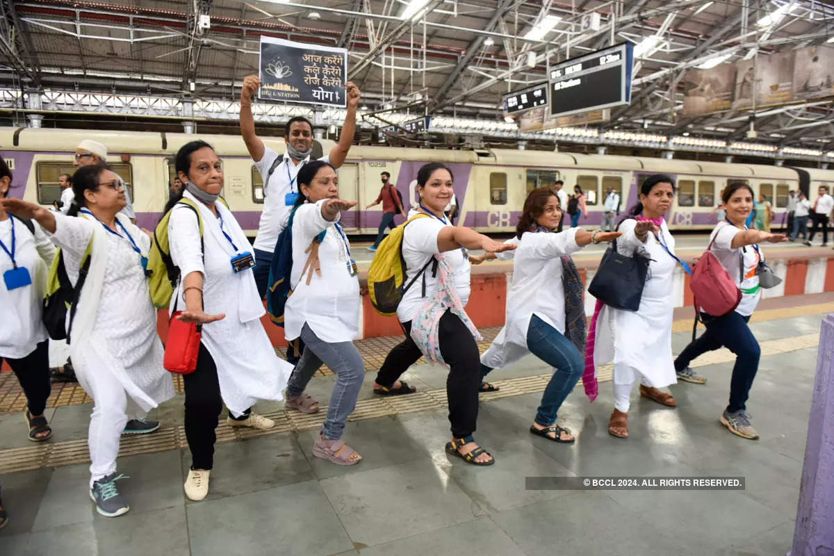 Yoga in train: Mumbai local commuters perform asanas while travelling