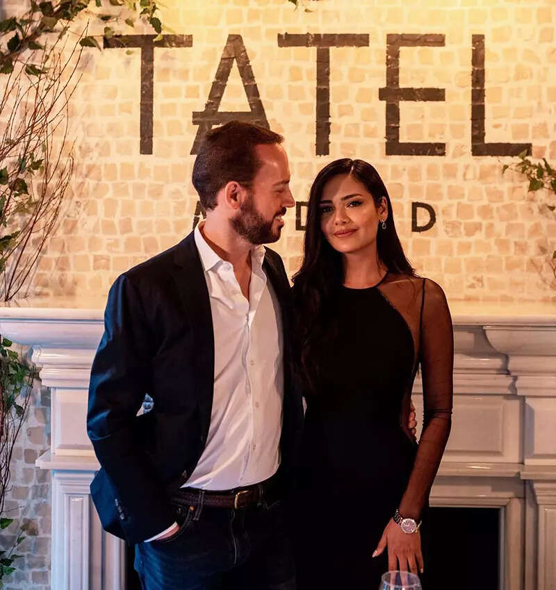 These pictures of Esha Gupta flaunting a huge ring spark engagement rumours