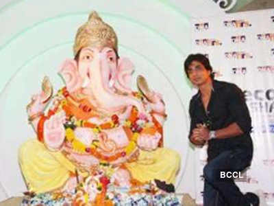 Sonu Sood celebrates 'Ganesh Chaturthi'