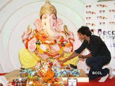 Sonu Sood celebrates 'Ganesh Chaturthi'