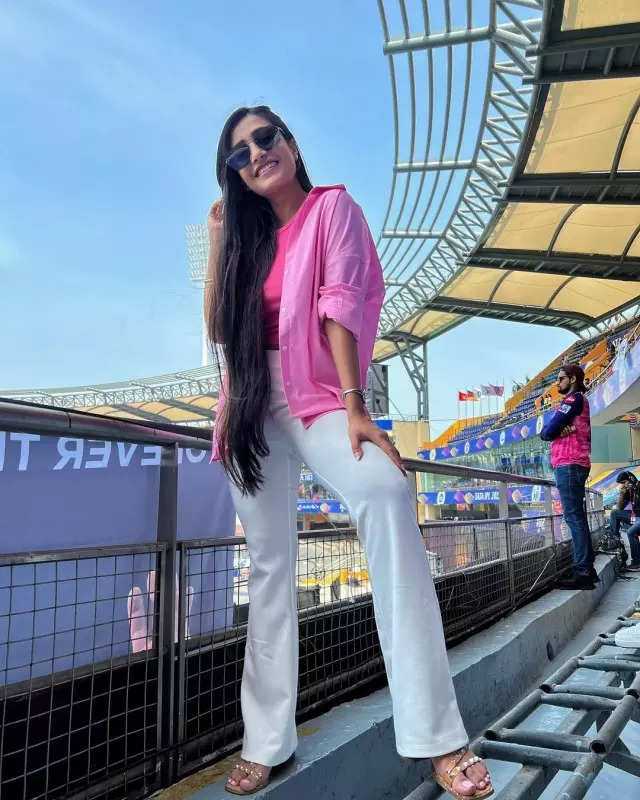 Yuzvendra Chahal's wife Dhanashree Verma will make you go wow with her fashionable looks